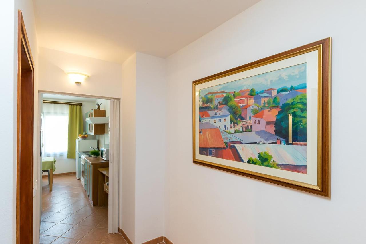 Apartments Marija Funtana Buitenkant foto